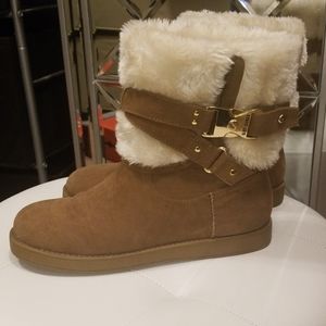 **FINAL Guess boots